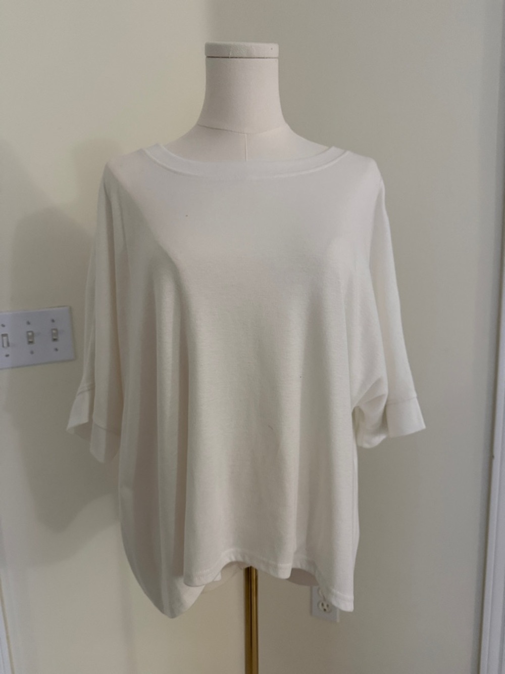 Classic Relaxed Short-Sleeve Tee in White